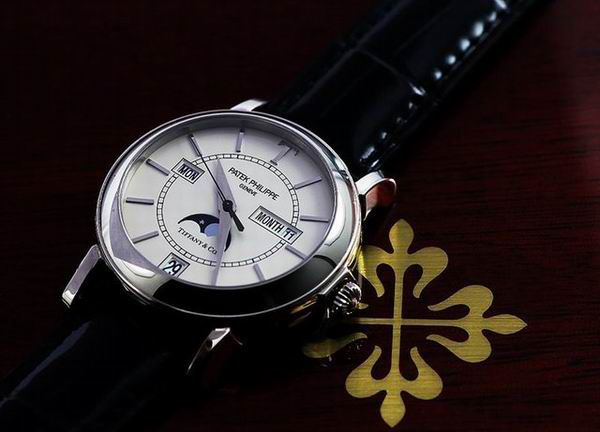 “表王”四面楚歌？天價聯名腕表背后，百達翡麗的時代焦慮